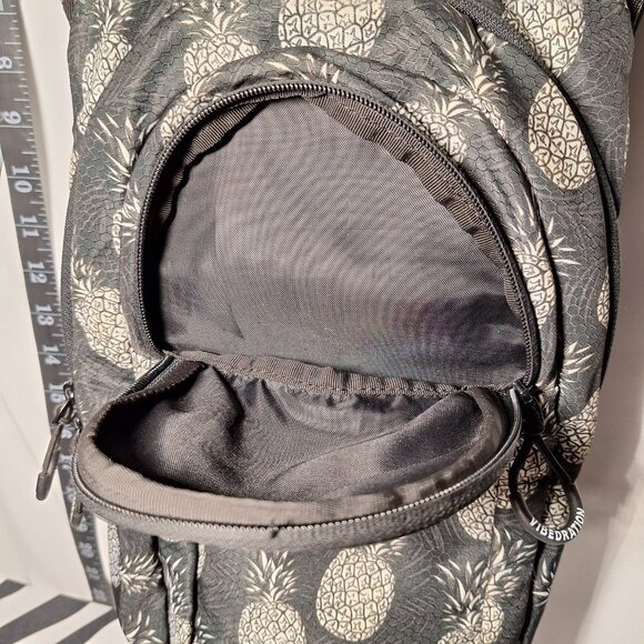 Vibedration Hydration Backpack w/o bladder with Hat & Bag - blk wht pineapple main image 4
